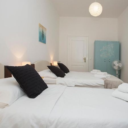 Town Place Apartment Сплит Екстериор снимка