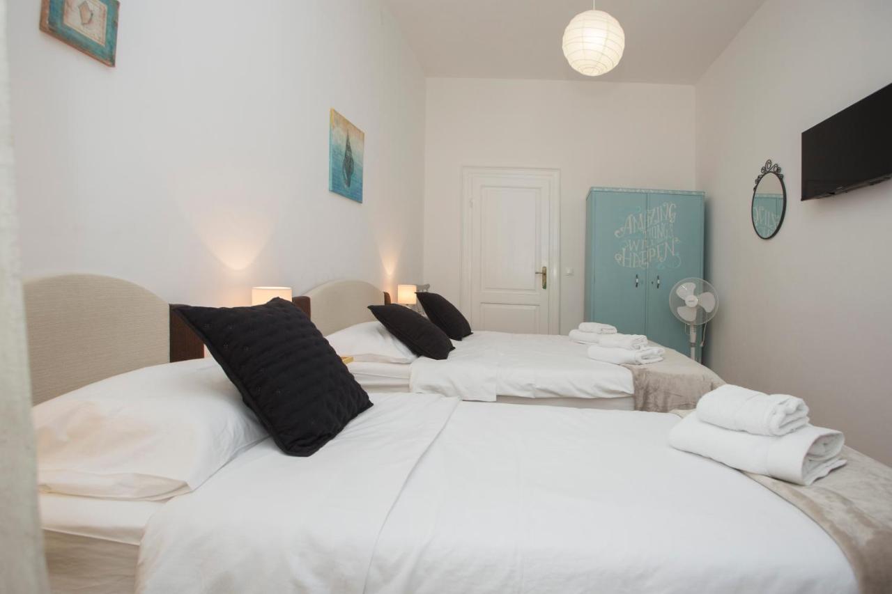 Town Place Apartment Сплит Екстериор снимка