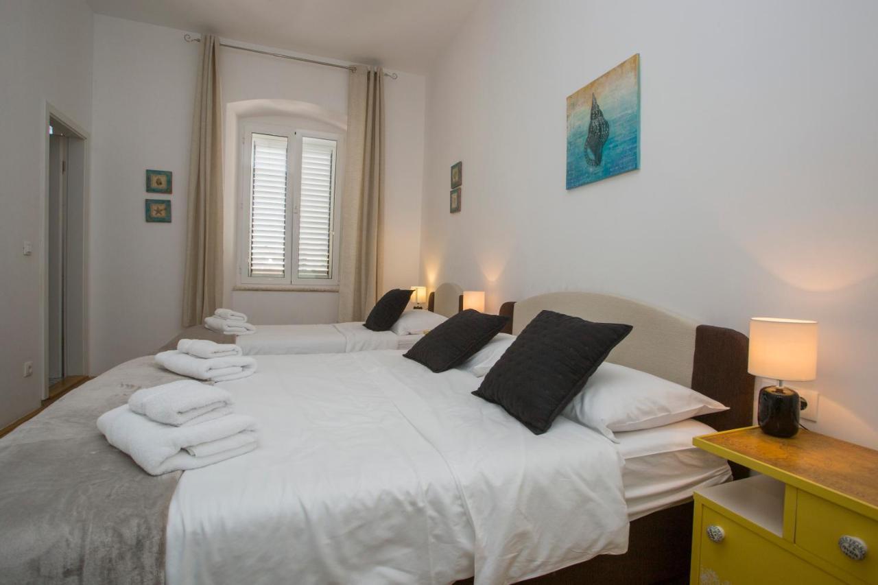 Town Place Apartment Сплит Екстериор снимка